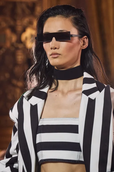 Look 92